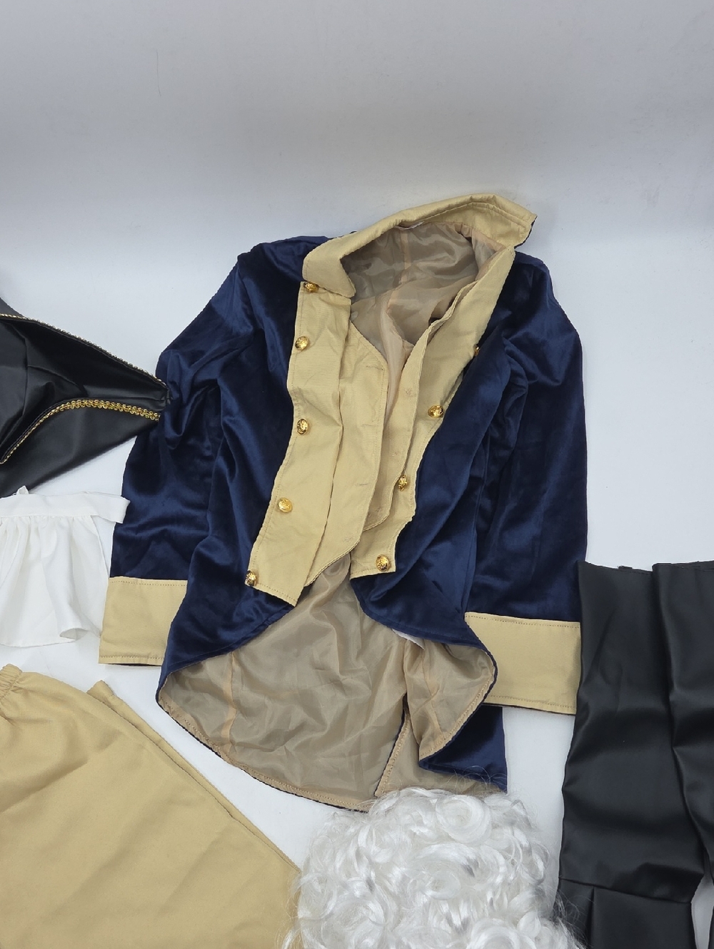 Classic Colonial Boys' Costume in Navy and Cream with White Wig - Picture 8 of 16